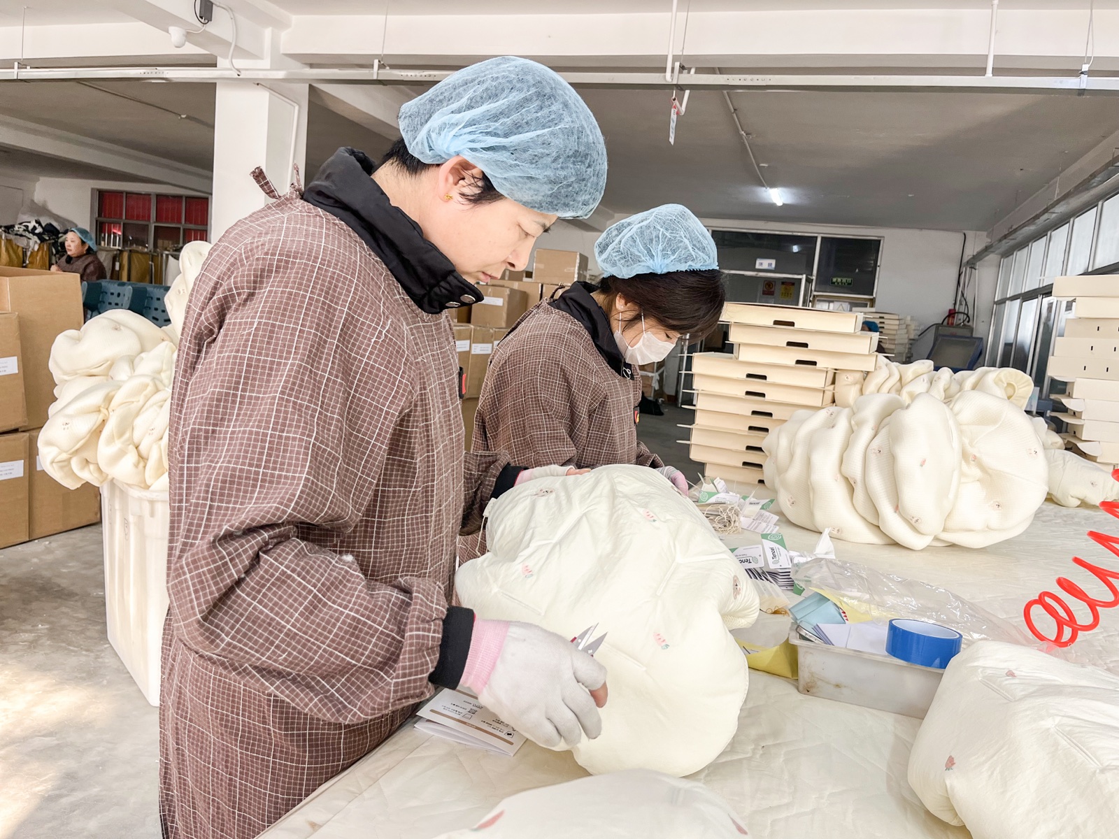 Quality inspection of filled baby lounger products