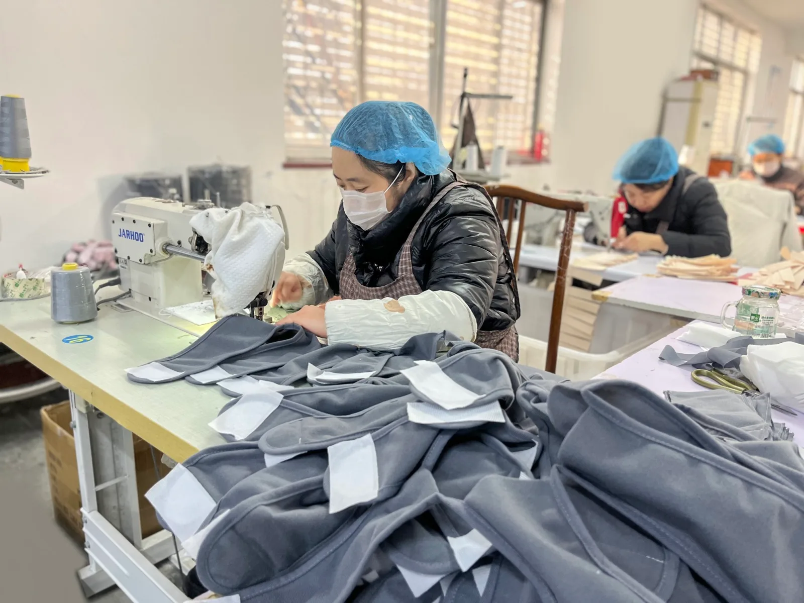 Sewing workshop for baby lounger and sleep product orders